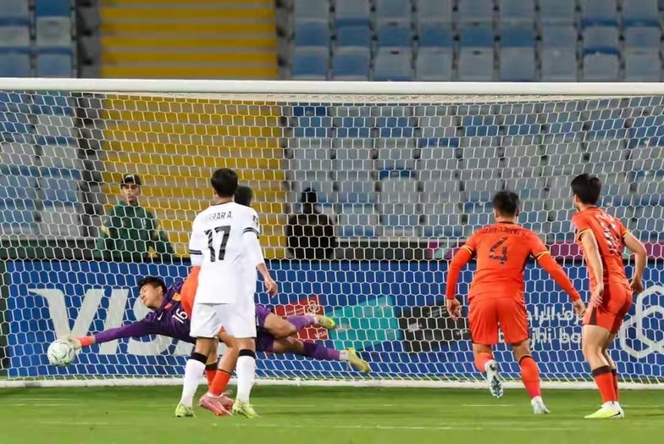 U23亚洲杯国足取得历史性突破，主帅安东尼奥却遭炮轰，换人莫名其妙，一人救了安东尼奥