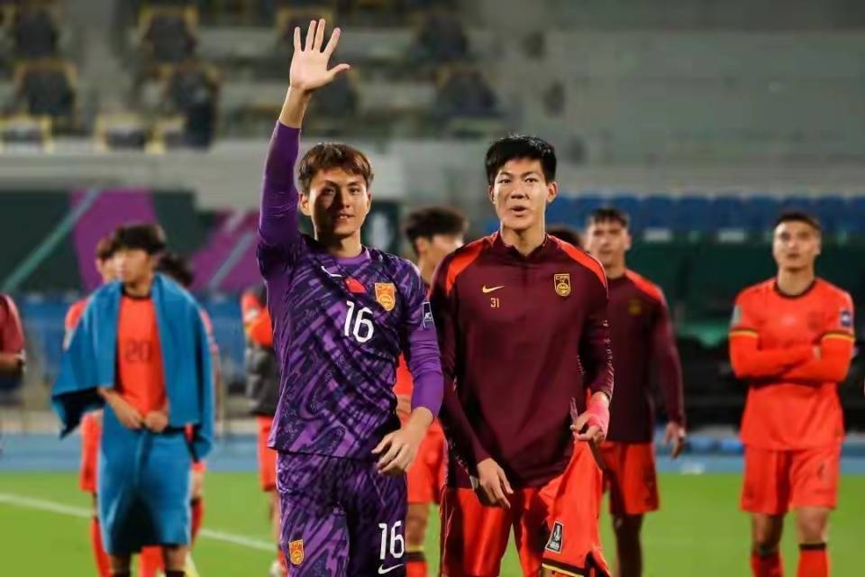 U23亚洲杯国足取得历史性突破，主帅安东尼奥却遭炮轰，换人莫名其妙，一人救了安东尼奥